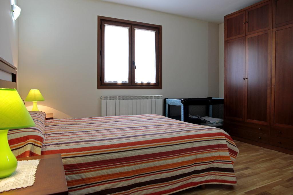 Apartamentos Irati Garralda Exteriör bild